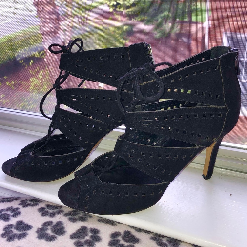 Express | Bootie - Picture 2 of 6